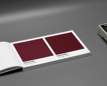 Pantone TCX cotton swatch vs TPX paper swatch – same color code, completely different appearance