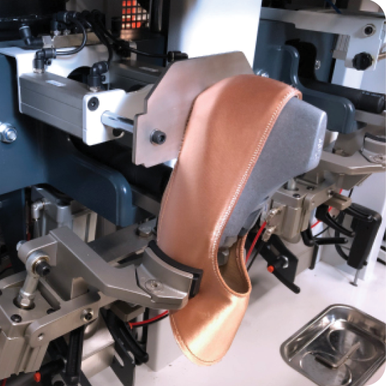 Upper Positioning in Hot Counter Molding Machine