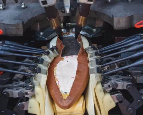 Side / Waist Lasting with Side Pads and Pincers Performing Lasting Operations