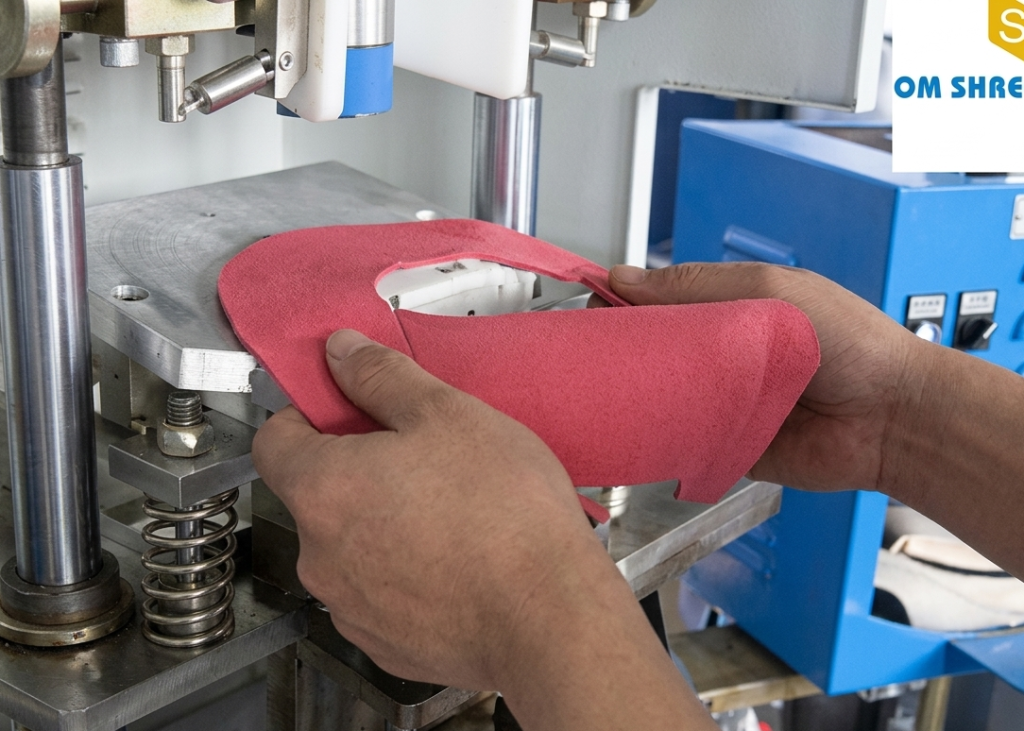 Upper Placed on Toe Molding machine