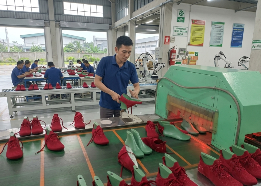 Steam Mulling and Shoe Last Inserting Process