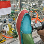 Moccasin Upper Forming Machine