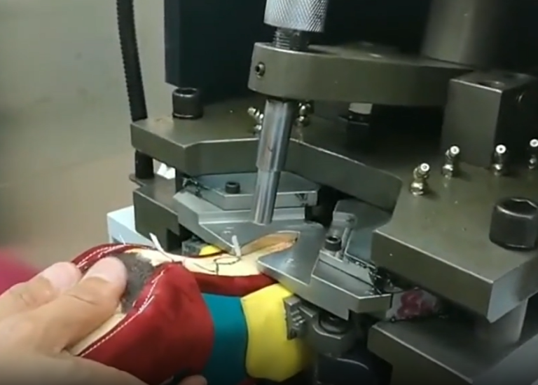 Heel / Seat Pressing Machine used in Footwear Manufacturing - DAEFENG