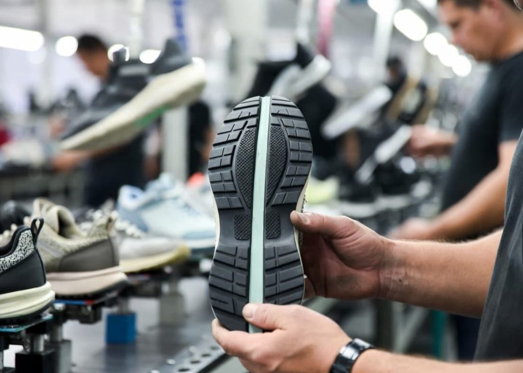 Outsole alignment inspection in footwear assembly