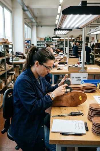 Leather bend incoming quality inspection.