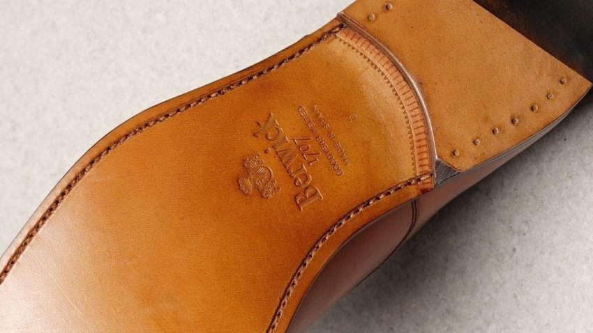 Goodyear welted shoe using a traditional leather outsole